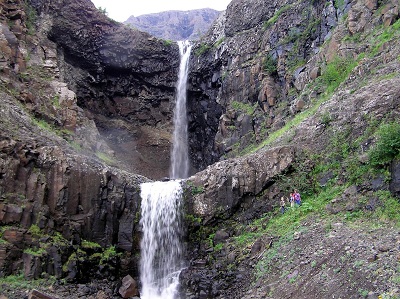 Три водопада над Плачущими скалами